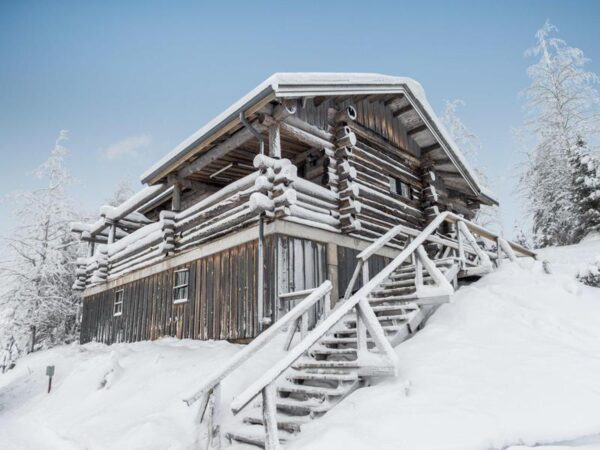 Loghouse Valtavaara (winter)