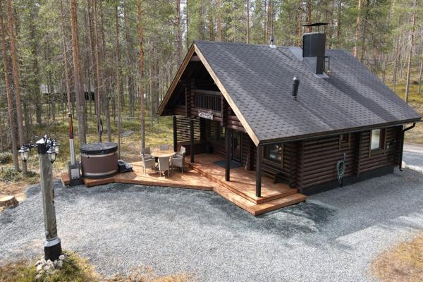Loghouse Riekonkieppi (zomer)