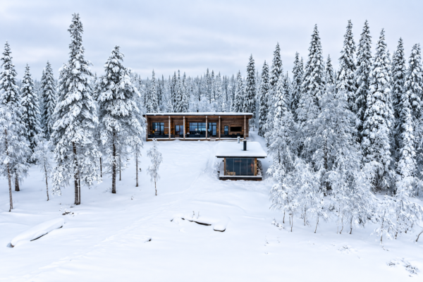 Loghouse Kuura (winter)